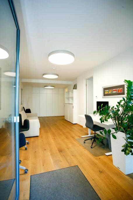 Top Central Apartment On Karlsplatz Vienna Exterior photo