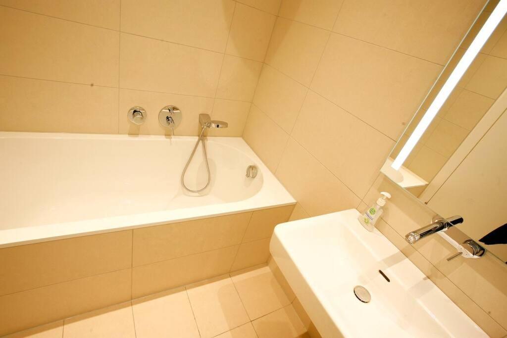 Top Central Apartment On Karlsplatz Vienna Exterior photo