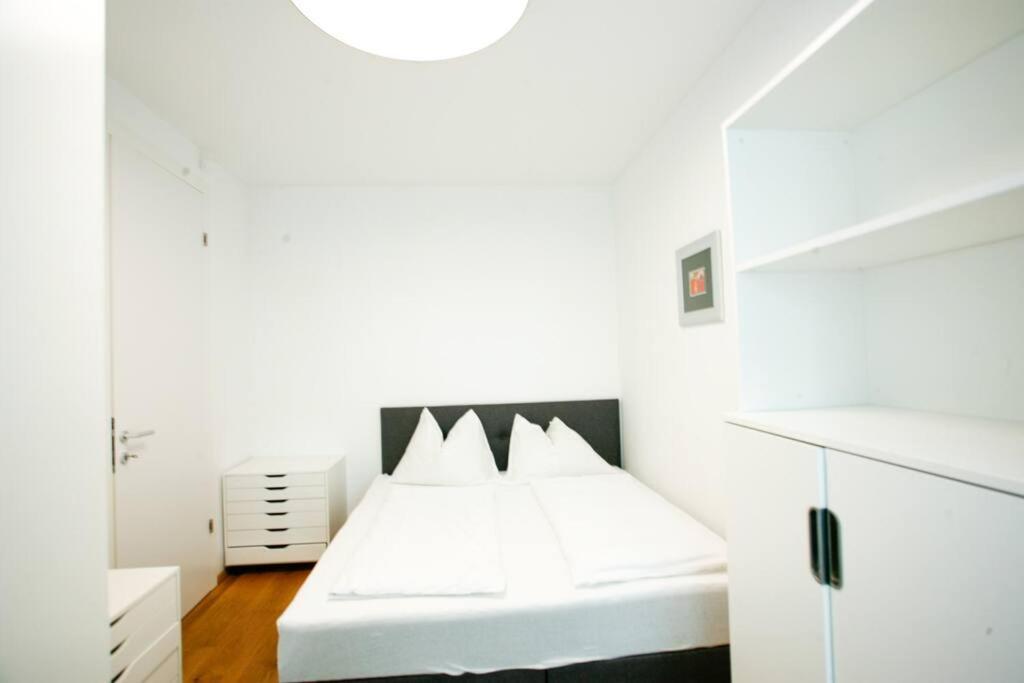 Top Central Apartment On Karlsplatz Vienna Exterior photo
